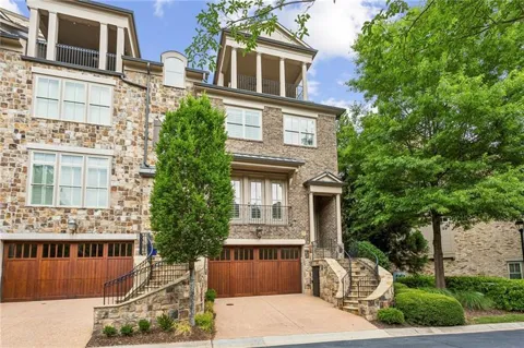 2775 Paces Lookout Lane SE