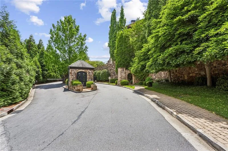 2775 Paces Lookout Lane SE Atlanta, GA 30339