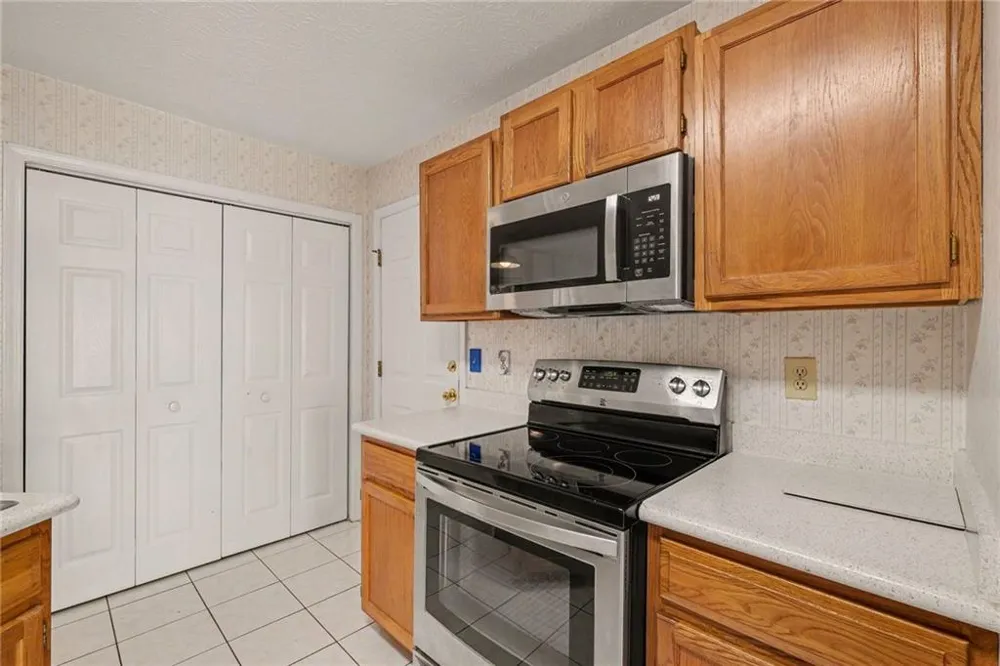 2100 Wedgewood Drive Stone Mountain, GA 30088