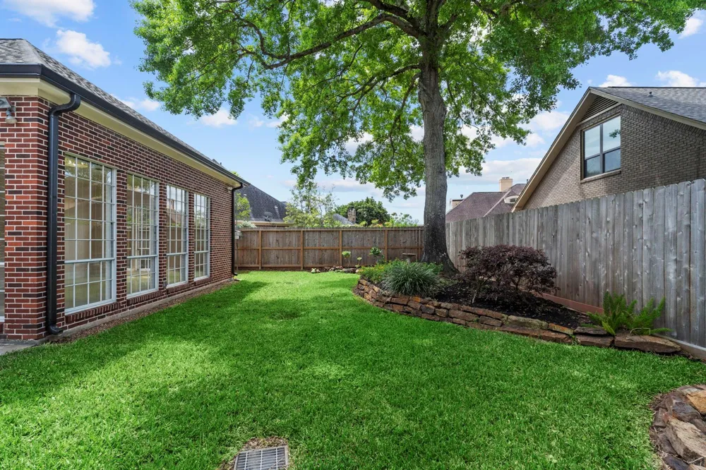 70 Pipers Walk Sugar Land, TX 77479