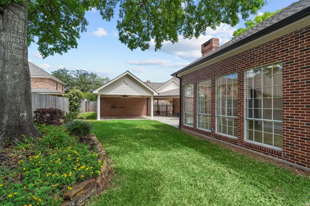 70 Pipers Walk Sugar Land, TX 77479