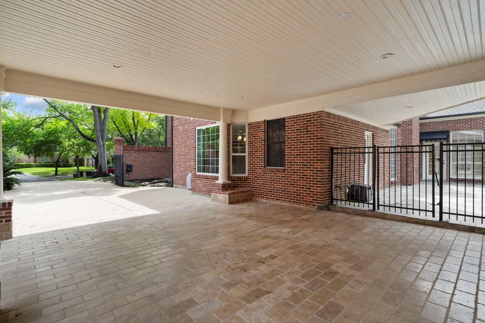 70 Pipers Walk Sugar Land, TX 77479