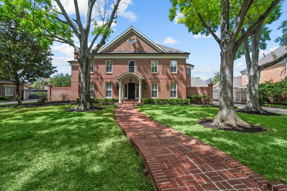 70 Pipers Walk Sugar Land, TX 77479
