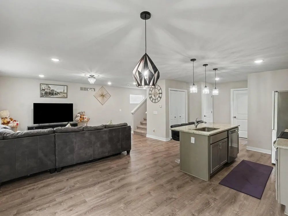880 Machnik Drive Chelsea, MI 48118