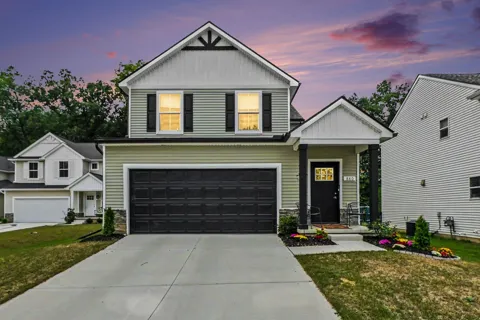 880 Machnik Drive