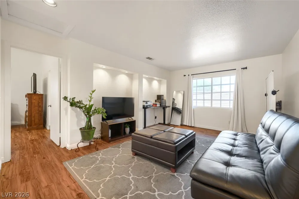 5524 Merriweather Drive Las Vegas, NV 89113