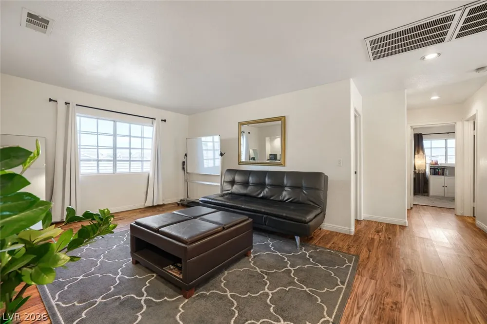 5524 Merriweather Drive Las Vegas, NV 89113