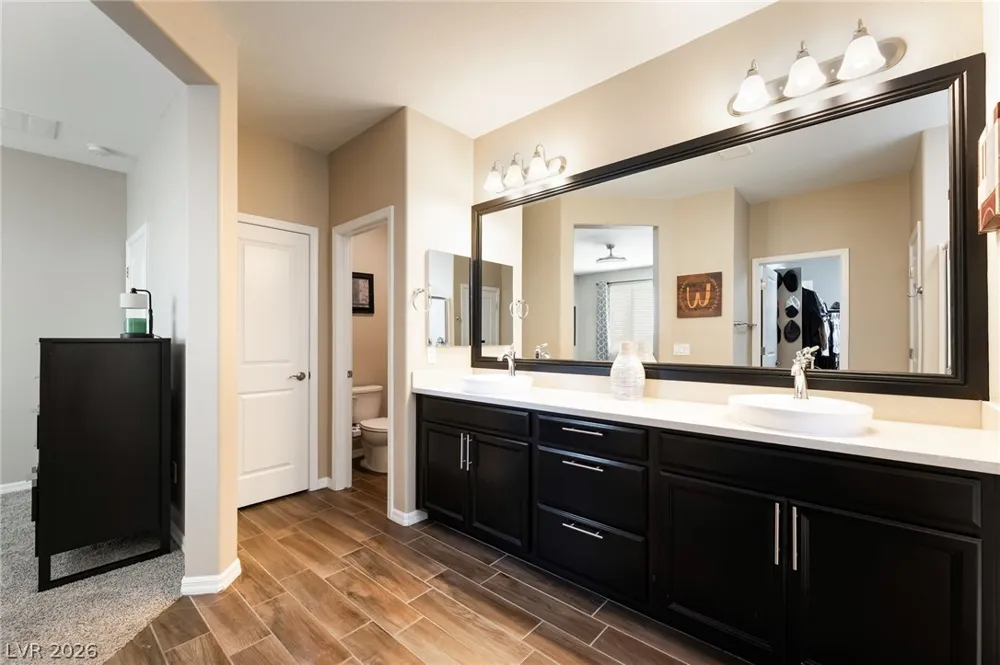 9970 Celestial Cliffs Avenue Las Vegas, NV 89166