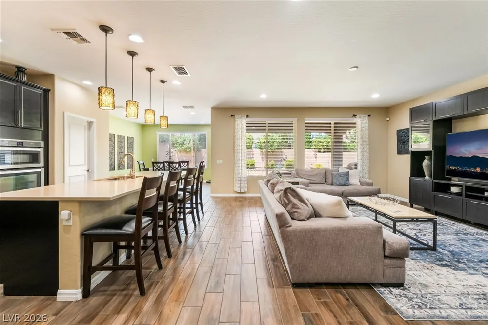 9970 Celestial Cliffs Avenue Las Vegas, NV 89166