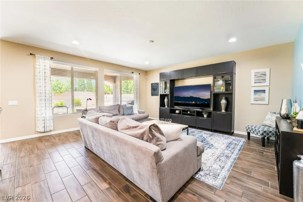 9970 Celestial Cliffs Avenue Las Vegas, NV 89166
