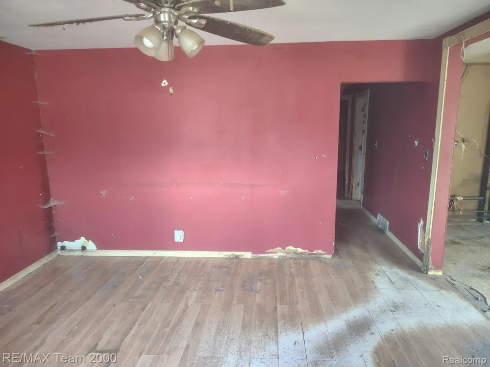 20458 Abrahm Street Clinton Charter Township, MI 48035