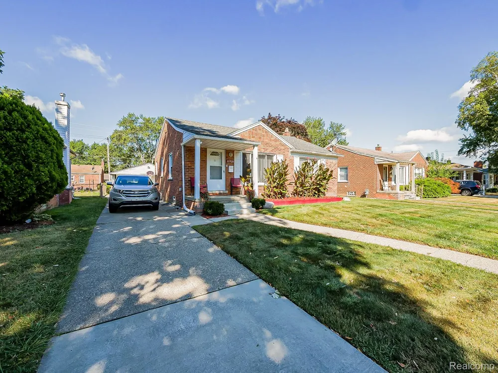 17721 Sumner Redford Charter Township, MI 48240