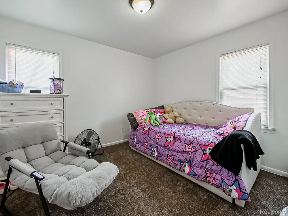 17721 Sumner Redford Charter Township, MI 48240