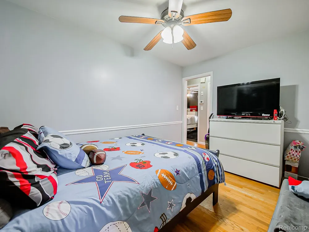 17721 Sumner Redford Charter Township, MI 48240