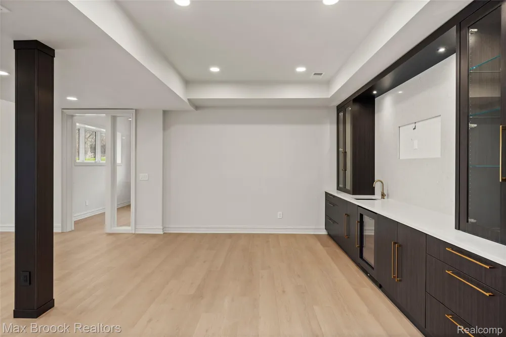 1888 W Tahquamenon Court Bloomfield Hills City, MI 48302