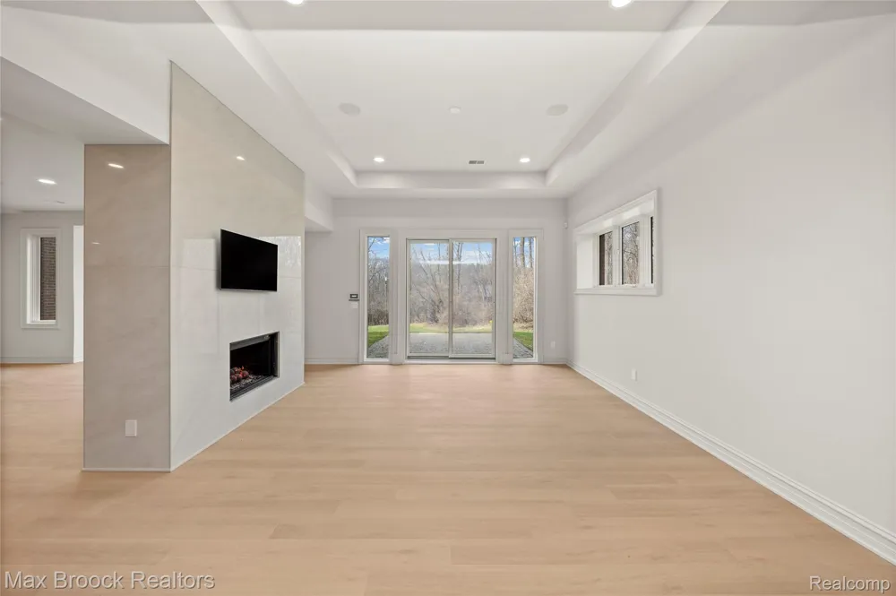 1888 W Tahquamenon Court Bloomfield Hills City, MI 48302