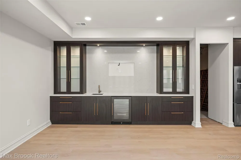 1888 W Tahquamenon Court Bloomfield Hills City, MI 48302
