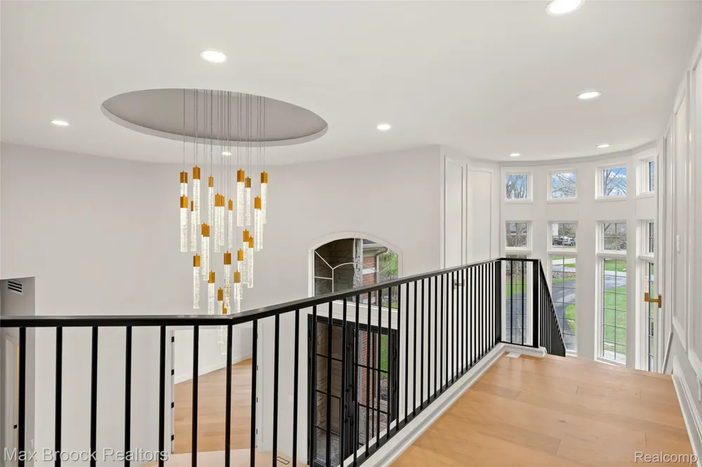 1888 W Tahquamenon Court Bloomfield Hills City, MI 48302