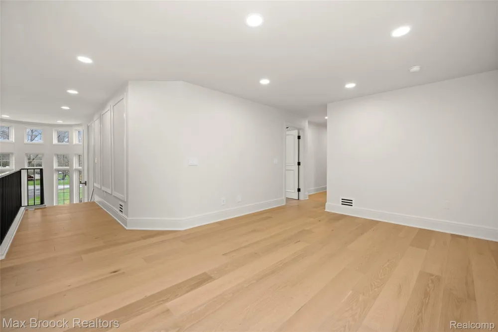 1888 W Tahquamenon Court Bloomfield Hills City, MI 48302