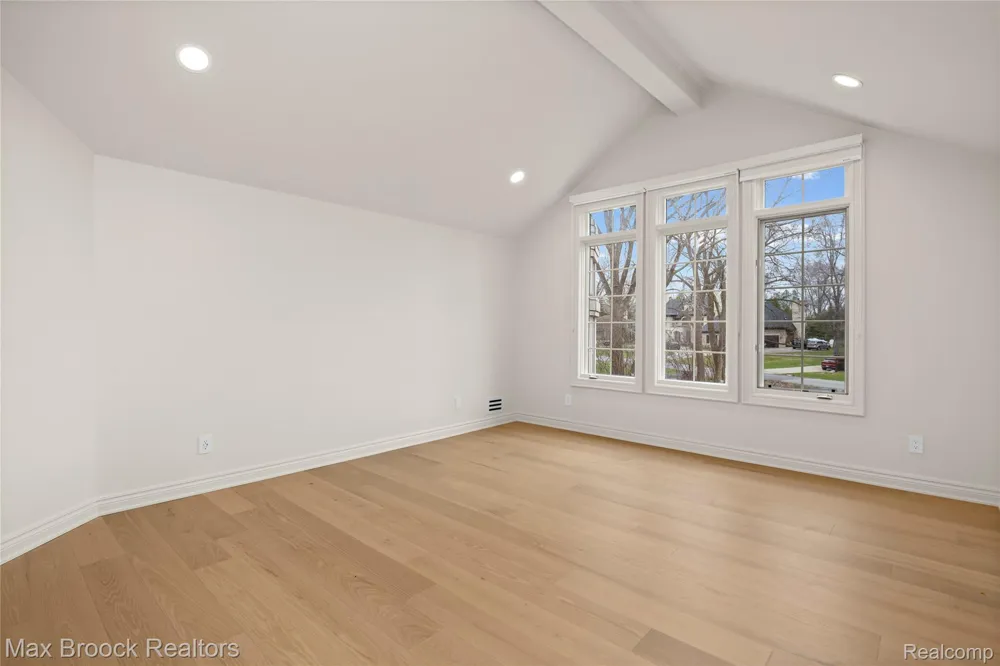 1888 W Tahquamenon Court Bloomfield Hills City, MI 48302