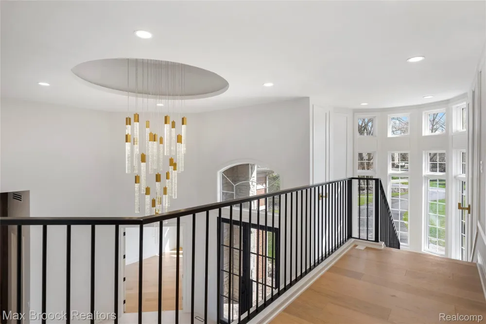 1888 W Tahquamenon Court Bloomfield Hills City, MI 48302
