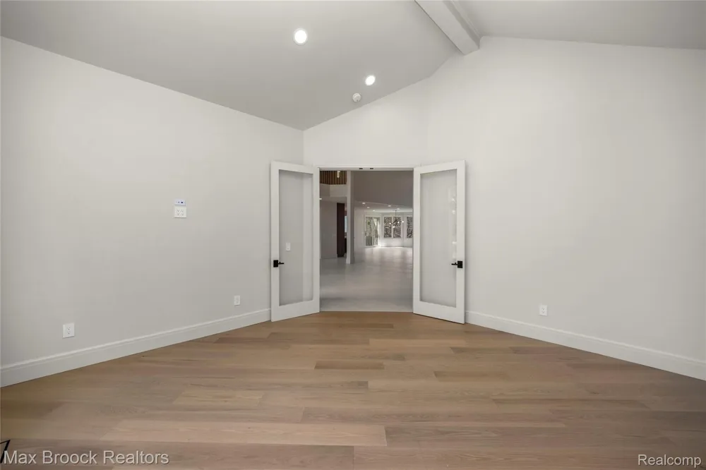 1888 W Tahquamenon Court Bloomfield Hills City, MI 48302
