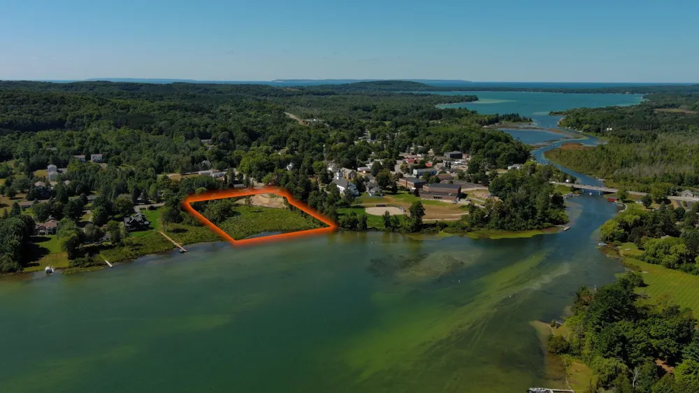 509 S Lake Shore Drive Leland Township, MI 49653