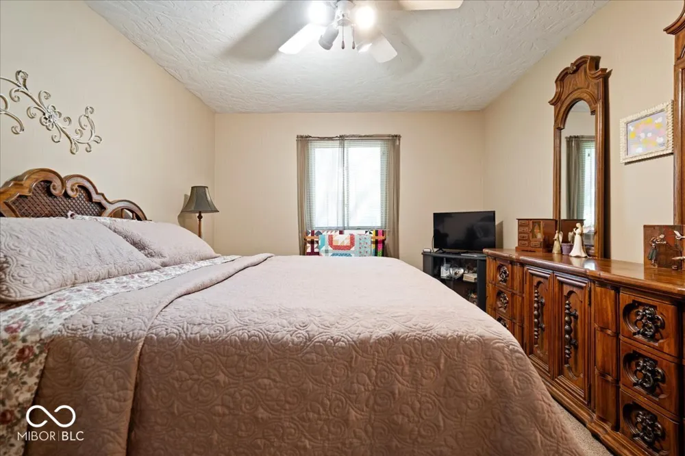 850 W Oakwood Drive Greenwood, IN 46142