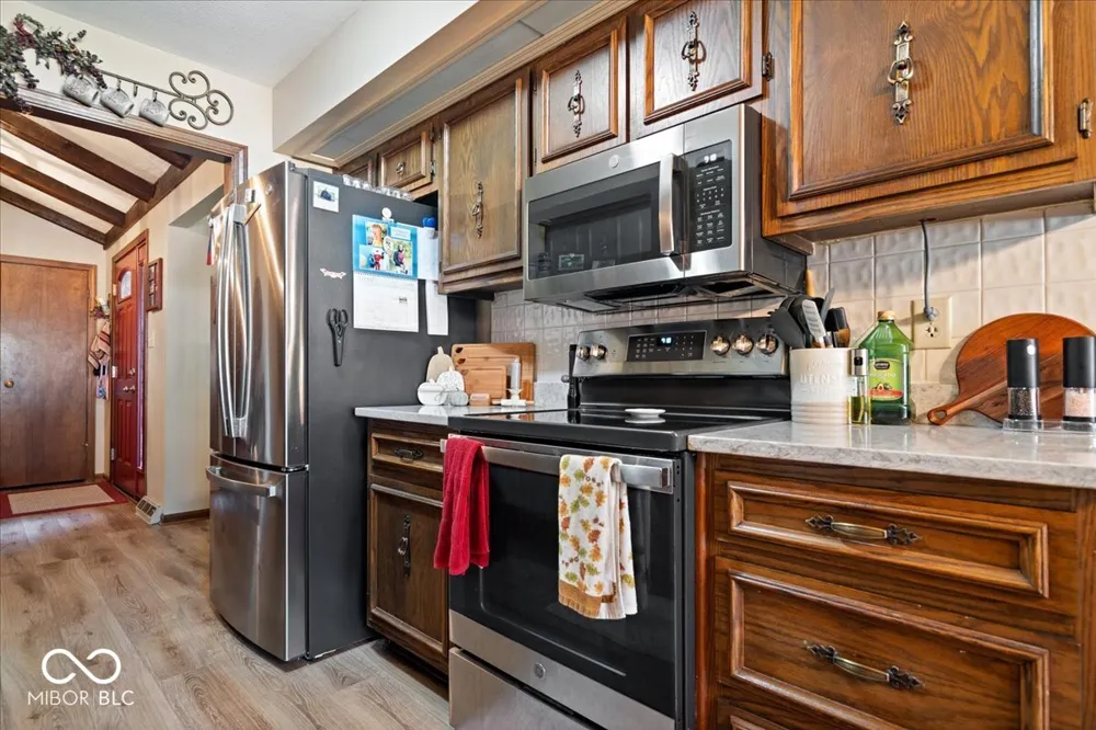 850 W Oakwood Drive Greenwood, IN 46142