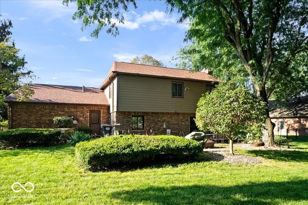 850 W Oakwood Drive Greenwood, IN 46142