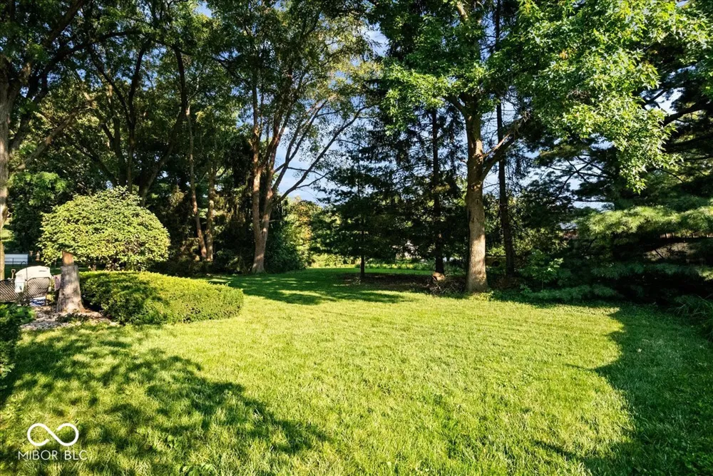 850 W Oakwood Drive Greenwood, IN 46142