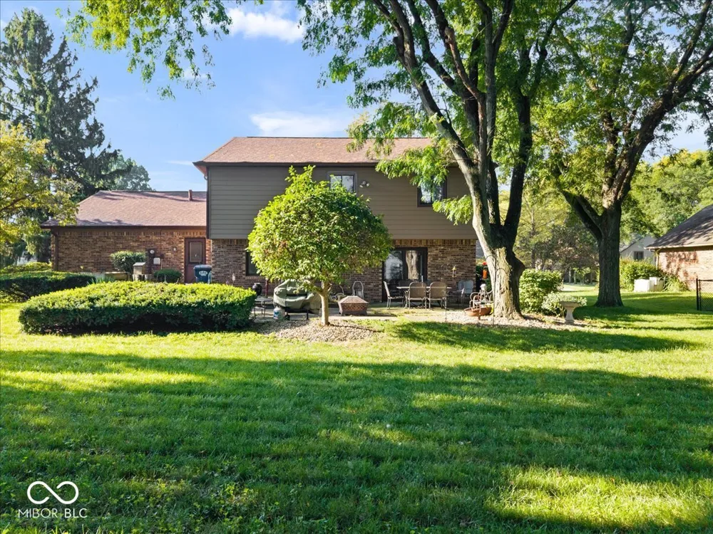 850 W Oakwood Drive Greenwood, IN 46142