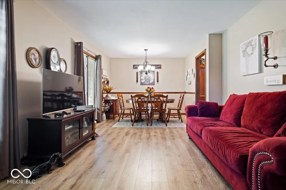 850 W Oakwood Drive Greenwood, IN 46142