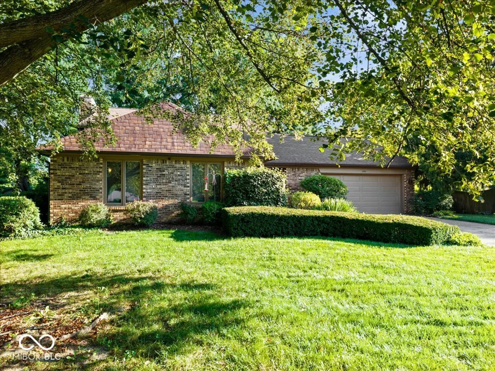 850 W Oakwood Drive Greenwood, IN 46142