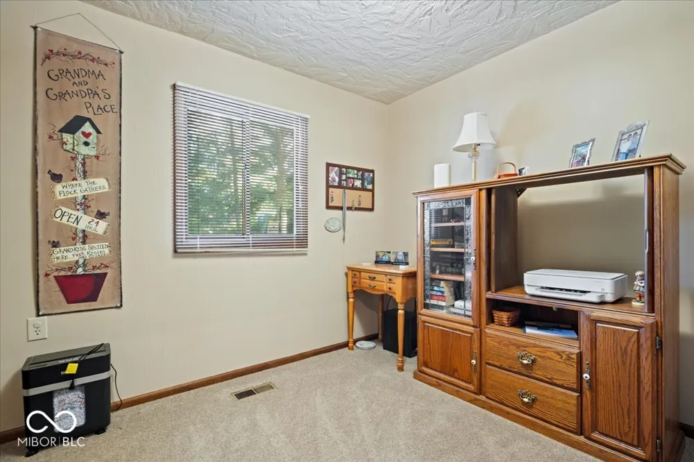 850 W Oakwood Drive Greenwood, IN 46142