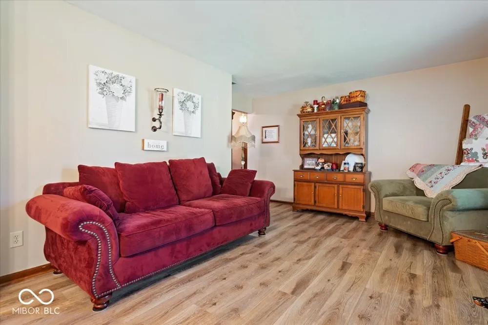 850 W Oakwood Drive Greenwood, IN 46142