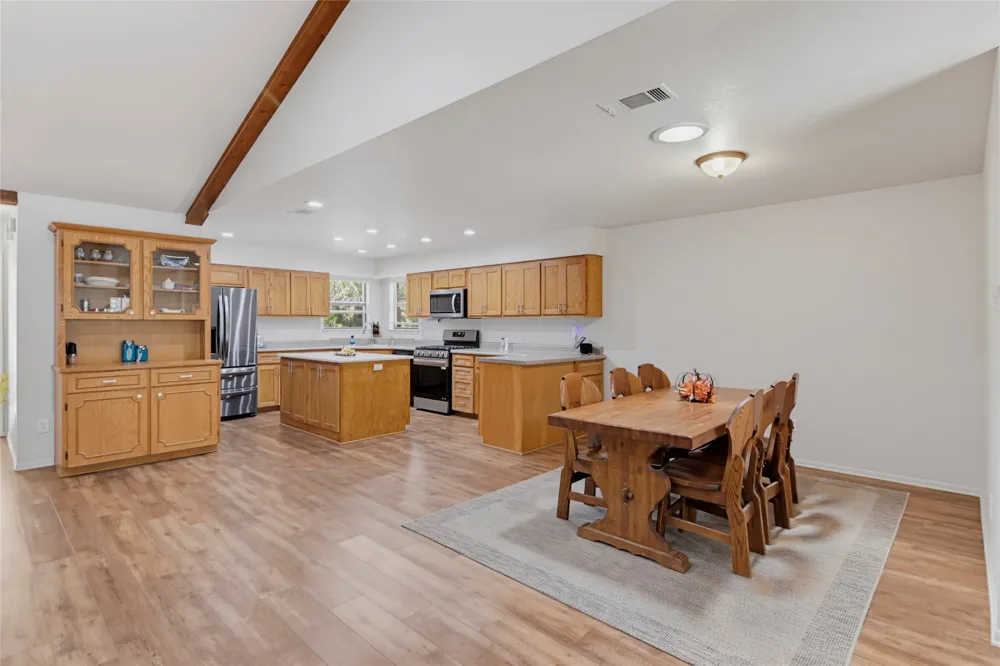 1223 Old Homestead Seguin, TX 78155