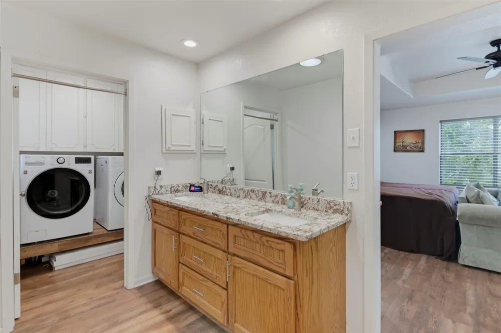 1223 Old Homestead Seguin, TX 78155