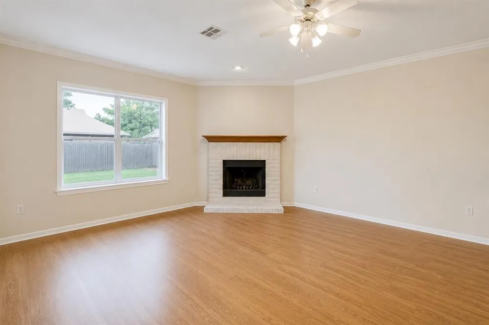 2100 Mir Woods Drive Leander, TX 78641