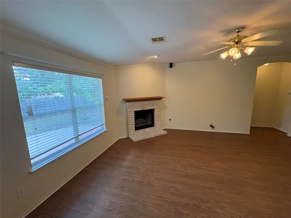 2100 Mir Woods Drive Leander, TX 78641