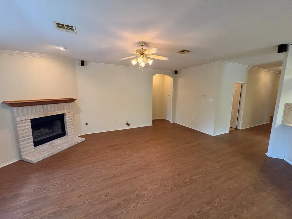 2100 Mir Woods Drive Leander, TX 78641