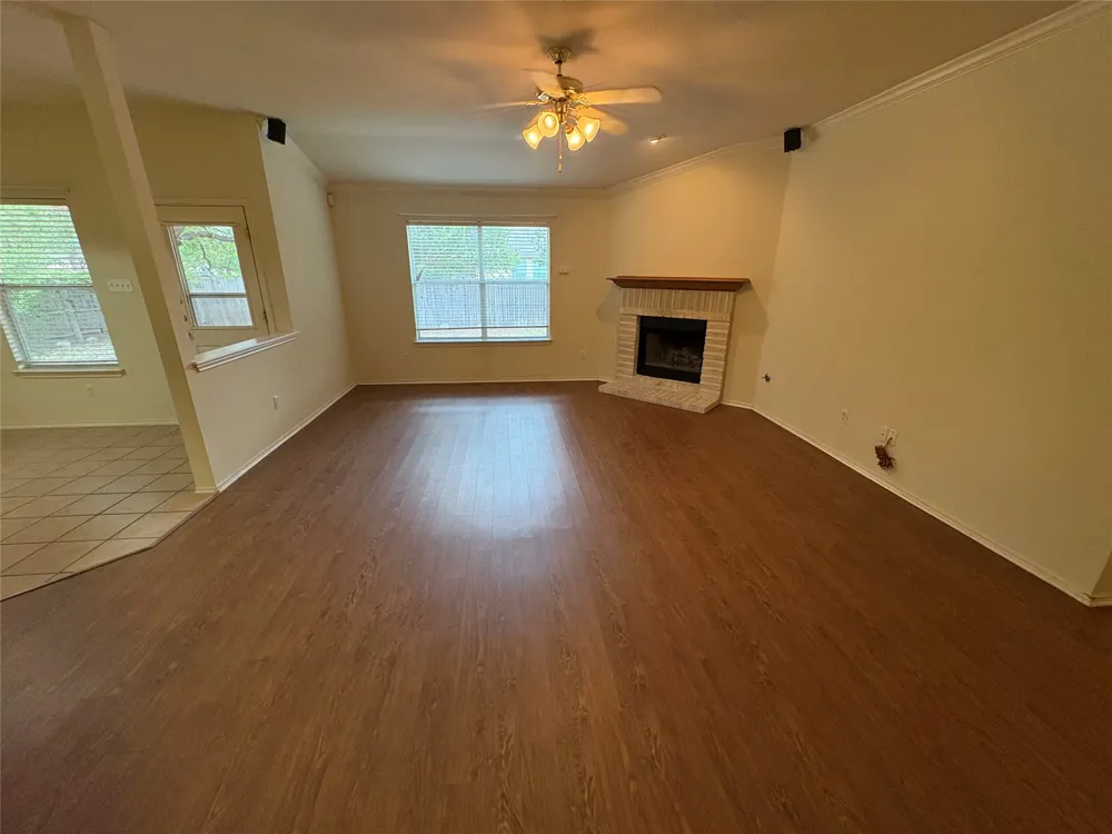 2100 Mir Woods Drive Leander, TX 78641