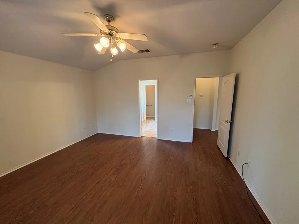 2100 Mir Woods Drive Leander, TX 78641