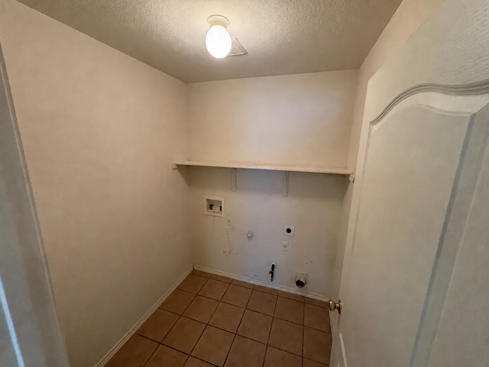 2100 Mir Woods Drive Leander, TX 78641