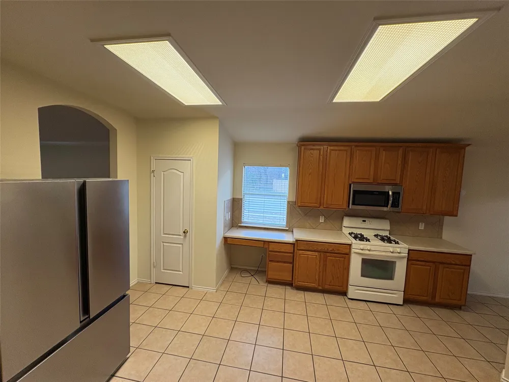 2100 Mir Woods Drive Leander, TX 78641