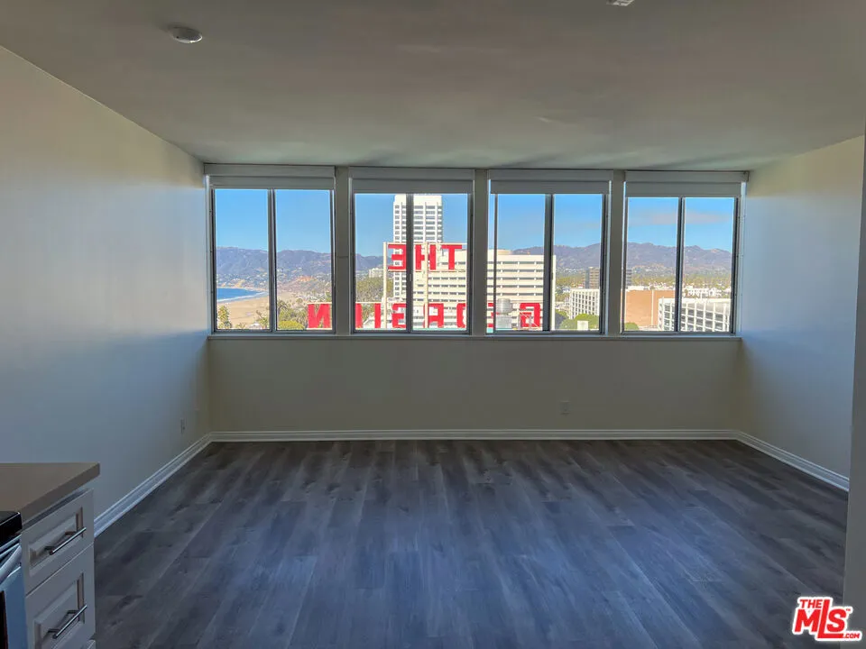 1431 Ocean Avenue #1205 Santa Monica, CA 90401
