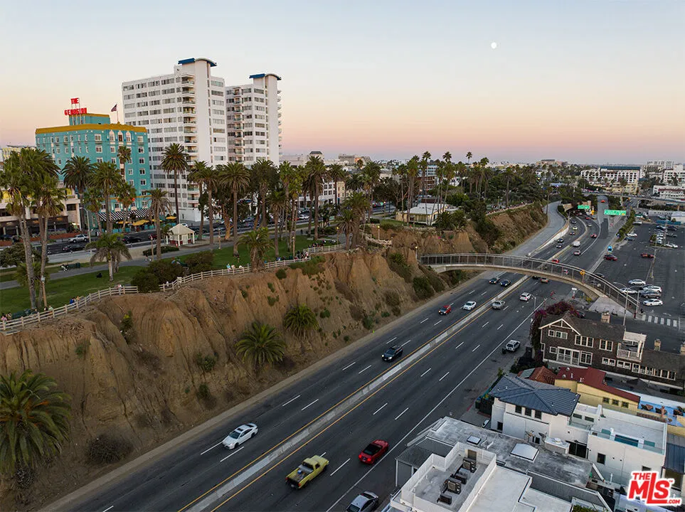 1431 Ocean Avenue #1205 Santa Monica, CA 90401