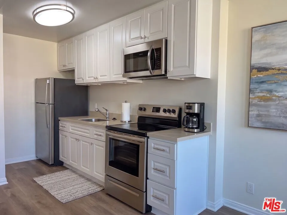 1431 Ocean Avenue #1205 Santa Monica, CA 90401