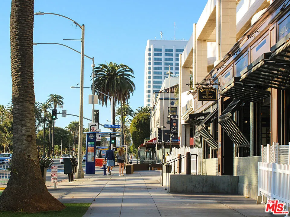1431 Ocean Avenue #1205 Santa Monica, CA 90401