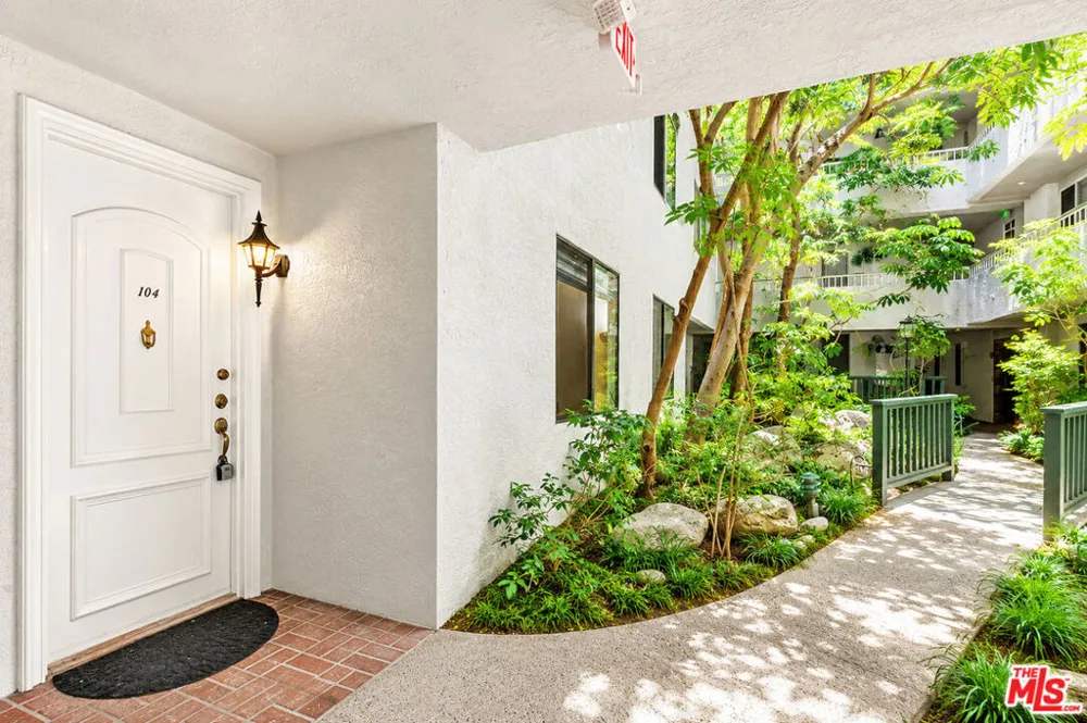 1375 Kelton Avenue #104 Los Angeles, CA 90024